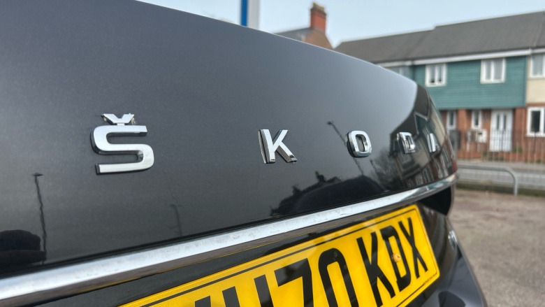 Skoda Superb 1.4 TSI iV SE L DSG 5dr Hatchback